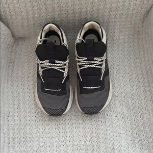 On Running | Cloudnova black white sporty neutral running sneakers | WMS 8.5